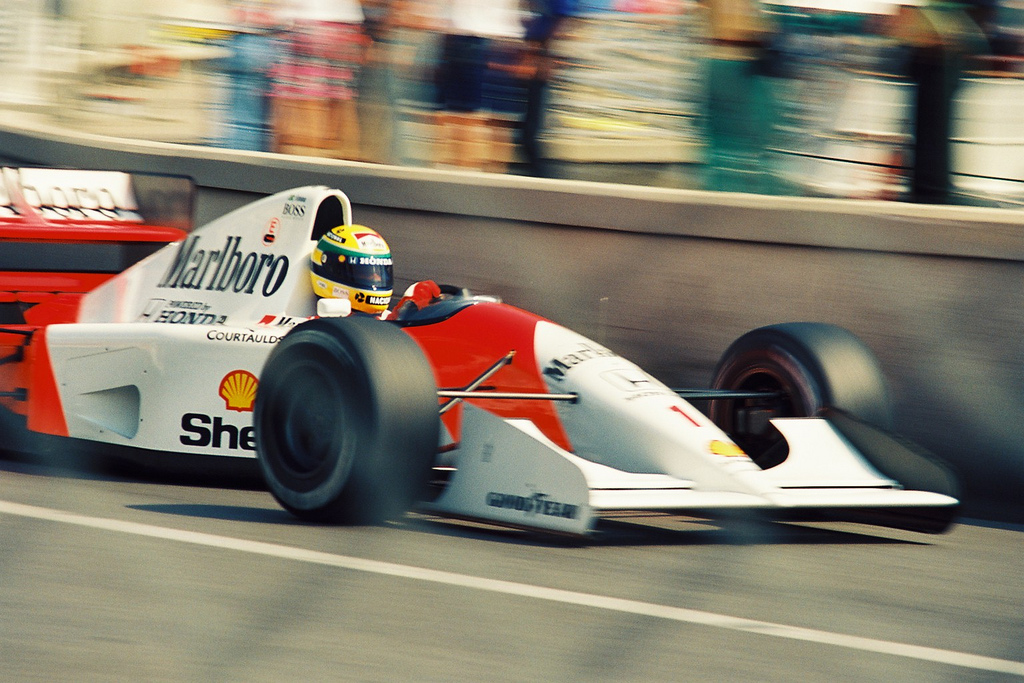 Acidente de Ayrton Senna não seria fatal na F-1 de hoje, dizem especialistas