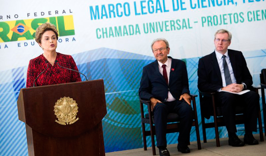 Dilma sanciona Marco Legal da Ciência, Tecnologia e Inovação