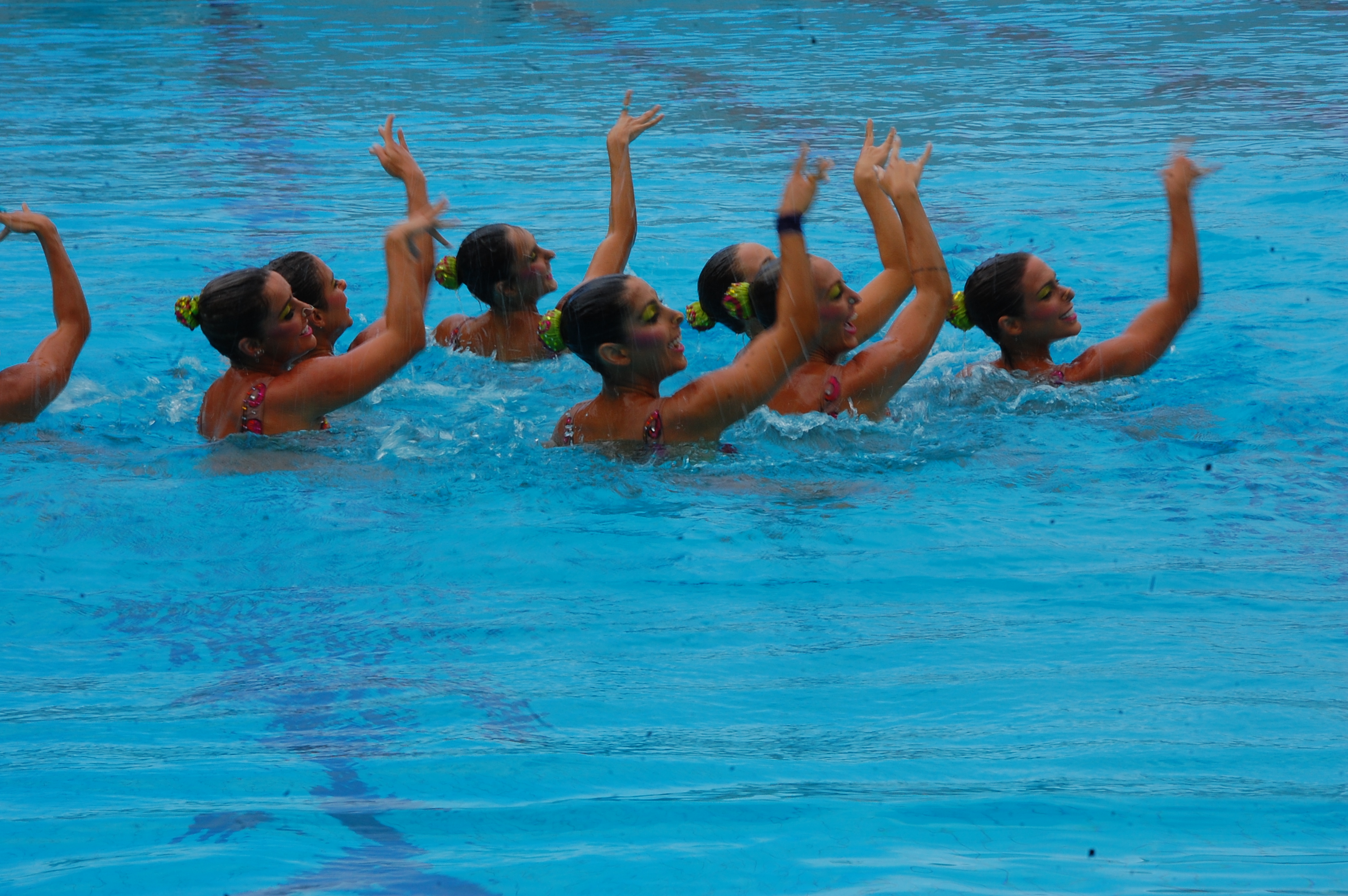 Sincronismo olímpico brasileiro faz esquente em piscina soteropolitana