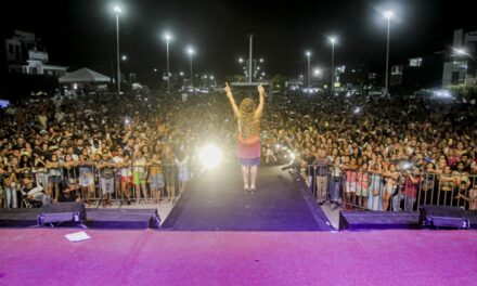 Cerca de 15 mil pessoas lotam o primeiro dia do Festival de Forró de Riachão