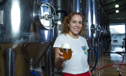 Cervejarias brasileiras lideradas por mulheres lançam cervejas exclusivas para a campanha “Criado por Elas, Liderado por Elas”