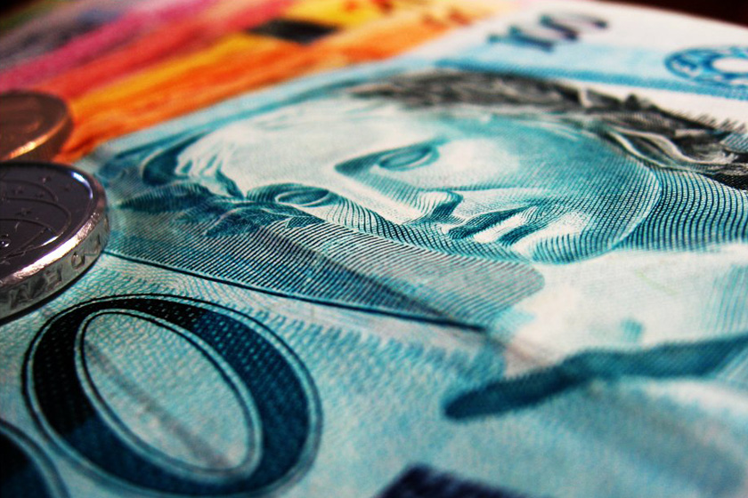 Ano novo com salário mínimo de R$ 724 para 3 milhões de baianos