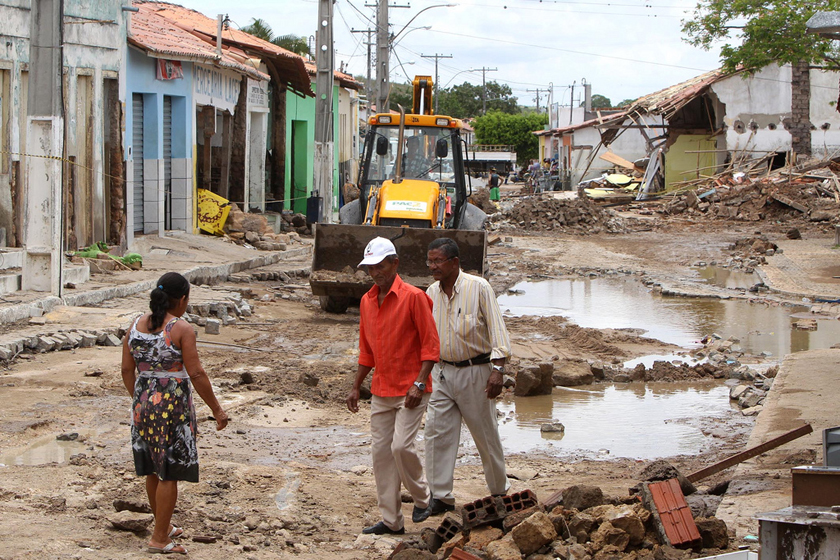 Temporal, destruição e 16 mortes em Lajedinho, interior baiano