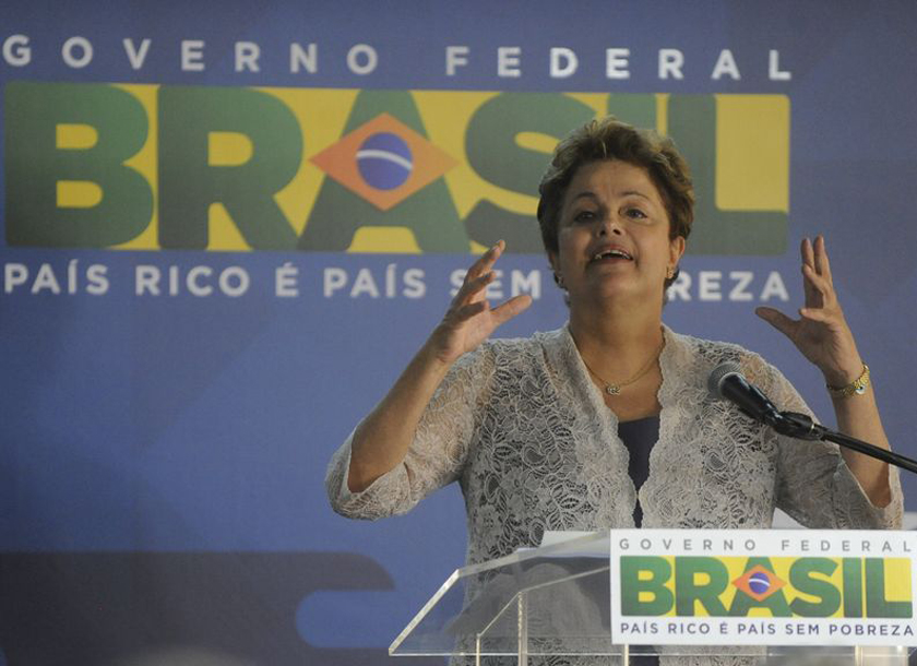 Dilma defende política econômica e diz que inflação está sob controle