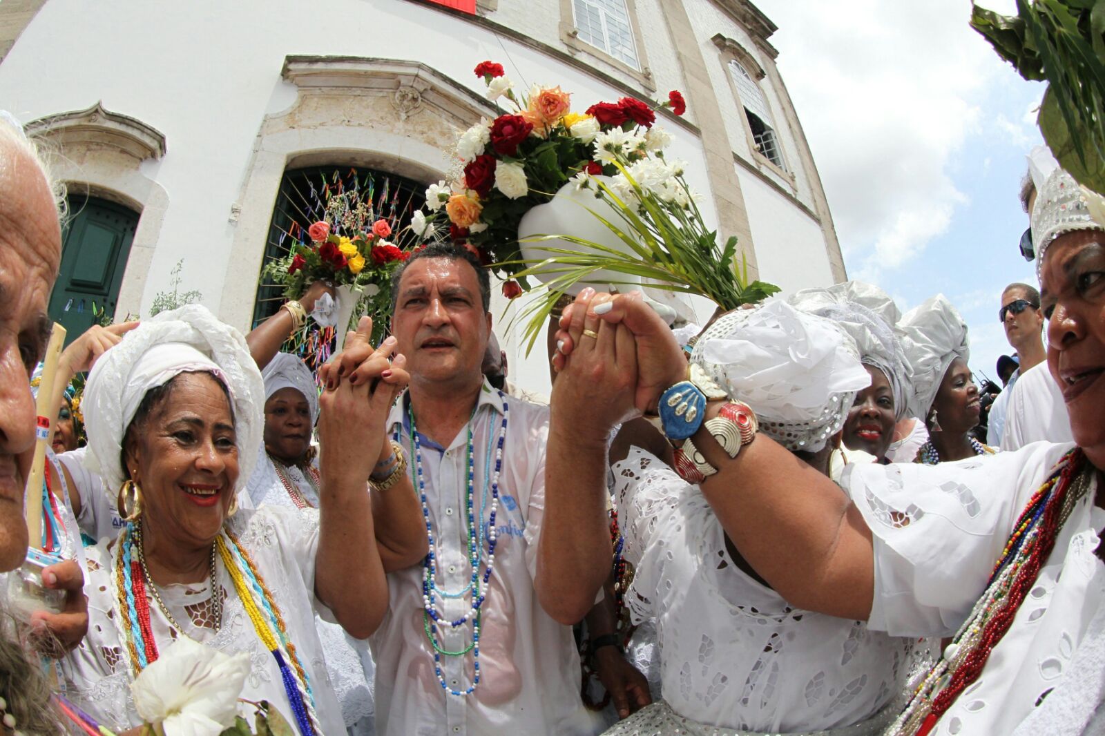 No Bonfim, governador pede ‘serenidade para trabalhar pelos baianos’