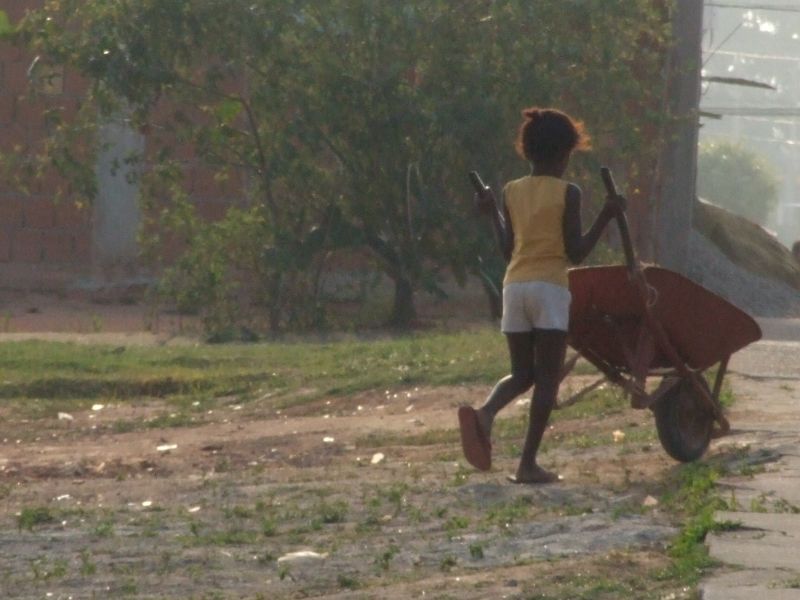 Trabalho infantil perpetua o ciclo da pobreza e miséria, diz juíza