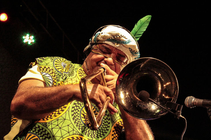 Gerônimo leva convidados de samba, soul music e rock ao Pelourinho