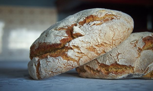 Nutrindo Saúde: Aprenda a fazer uma deliciosa broa de alho