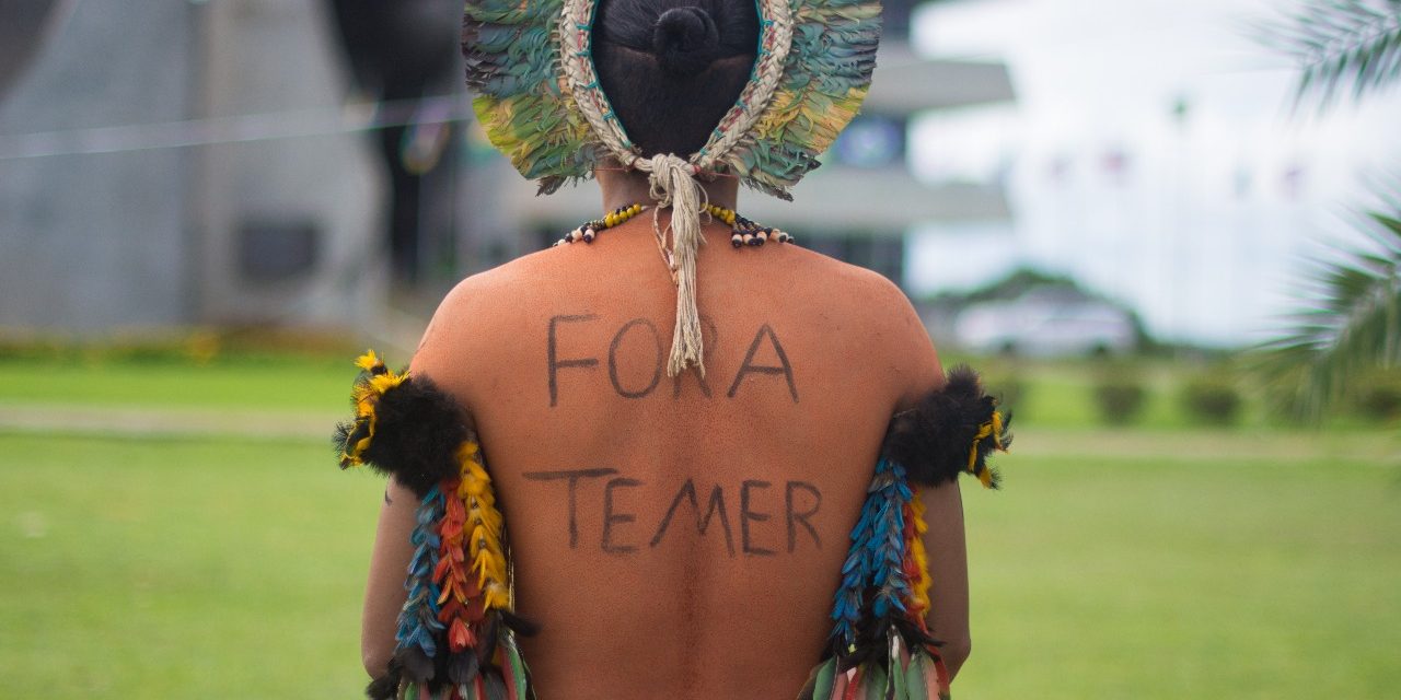 ‘Brasileiros’! Fotógrafo registra índios acampados na sede do Poder Legislativo baiano