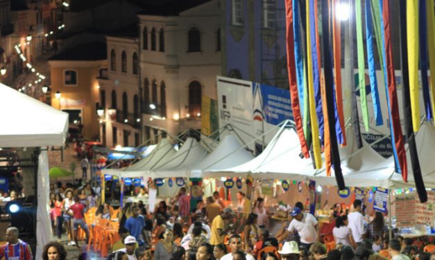 Pelourinho e Paripe devem atrair 270 mil pessoas em três dias de festa