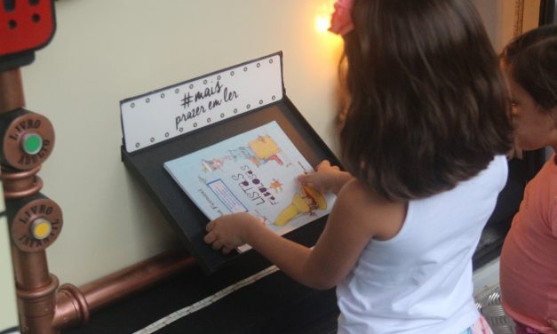 A INCRÍVEL MÁQUINA DE LIVROS CHEGA A SALVADOR TRANSFORMANDO UM LIVRO JÁ LIDO EM OUTRO