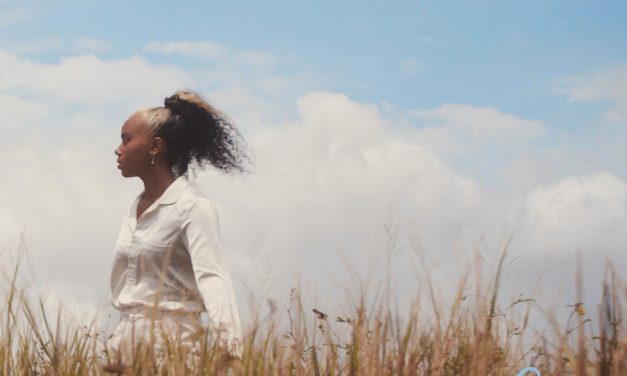 Entre intensidade e leveza, surge “Azul”, primeiro EP de Melly, novo nome do R&B(ahia)