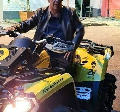 *TRABALHE COM O QUE AMA…ZECA PAGODINHO VIRA ENTREGADOR DO ZÉ DELIVERY POR UM DIA*
