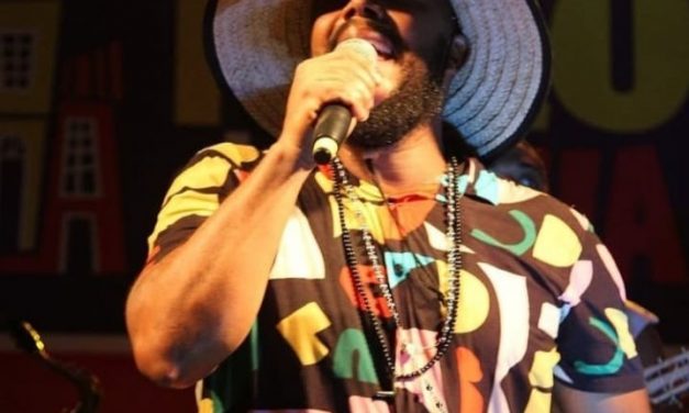 Nonato Sanskey e Samba Mucum’G promovem o Natal Show com Samba nesta quinta-feira