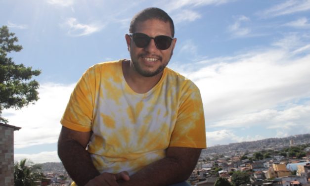 Grupo de compositores emplaca novo hit de Tuca Fernandes