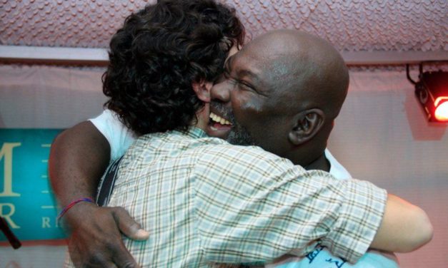 Rafa Pondé faz show de despedida com participação de Lazzo Matumbi no MAM