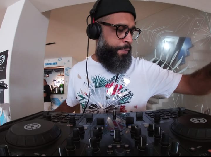 DJ Riffs apresenta repertório africano no Solar Sounds neste sábado (18)