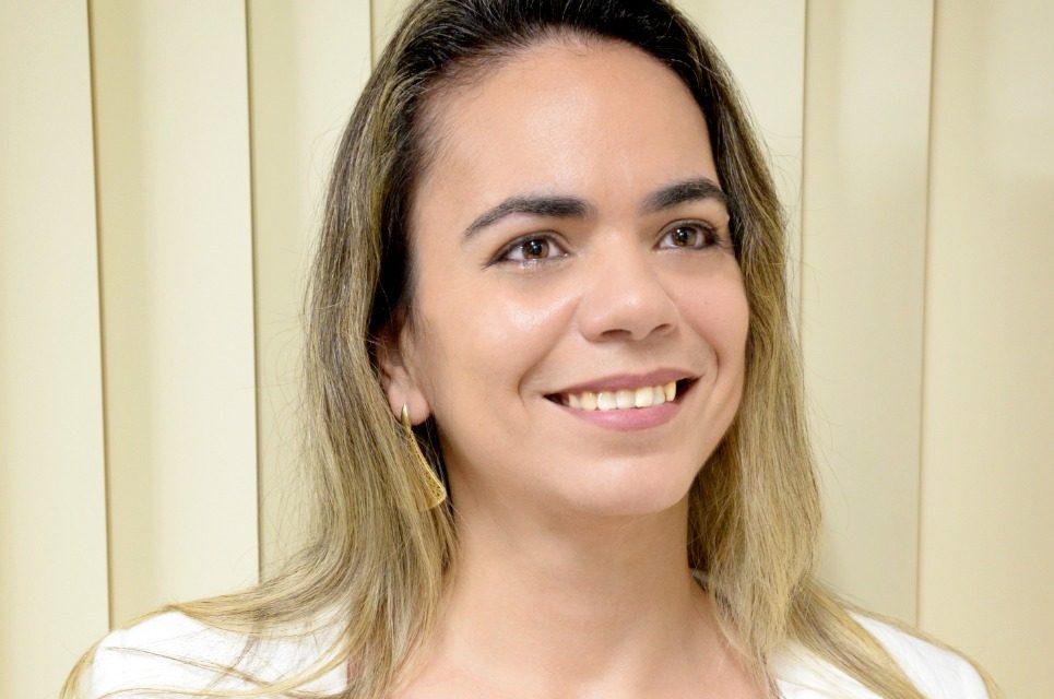 Literatura: Escritora baiana lança exemplar na Bienal do livro em SP