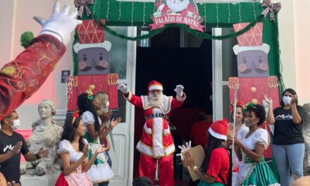 Papai Noel abre a programação do Palácio de Natal