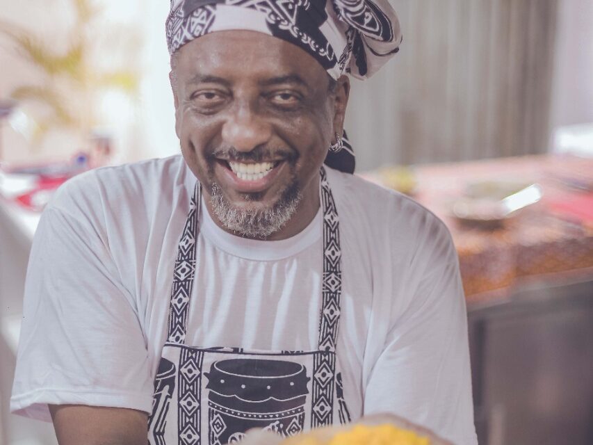 Afrochefe Jorge Washington leva samba e feijoada no primeiro Culinária Musical do ano