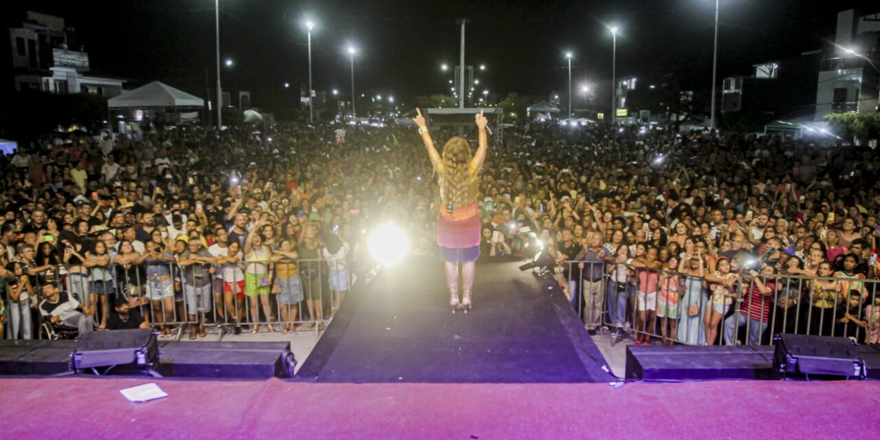 Cerca de 15 mil pessoas lotam o primeiro dia do Festival de Forró de Riachão