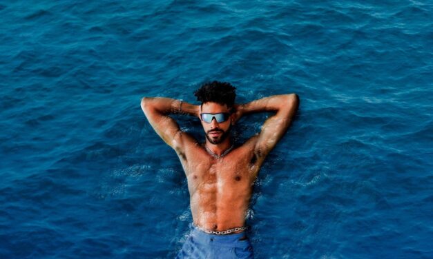 Novo single ‘Onda Boa’ é a aposta do cantor Jô para o verão