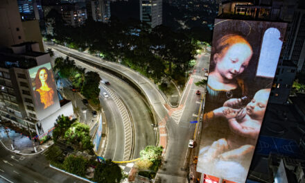 Leonardo da Vinci é homenageado na Av. Paulista para anunciar a chegada da exposição “OS MUNDOS DE LEONARDO DA VINCI”
