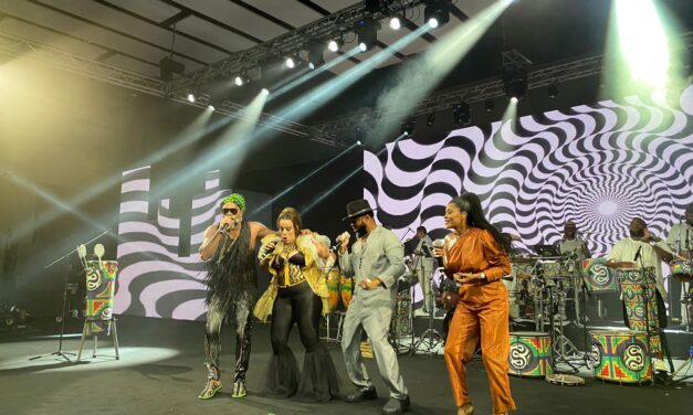 Alexandre Guedes, Patrícia e Amanda fazem show com Carlinhos Brown no Panamá