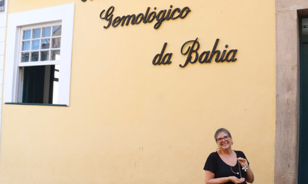 Gargantilha Flores, da artesã Debora Miscow, é premiada no concurso Preciosidade Baiana