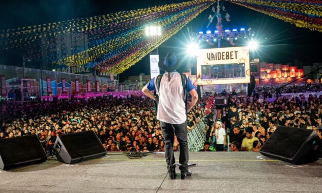 Parque do Povo reúne 50 mil pessoas em pleno domingo