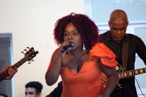Culinária Musical em julho terá shows de Denise Correia e Sarapatel do Afrochefe
