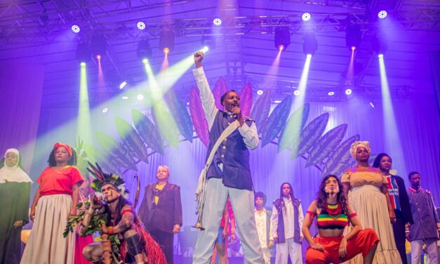 Bando de Teatro Olodum leva “A Resistência Cabocla” para o Subúrbio e para estudantes de Salvador