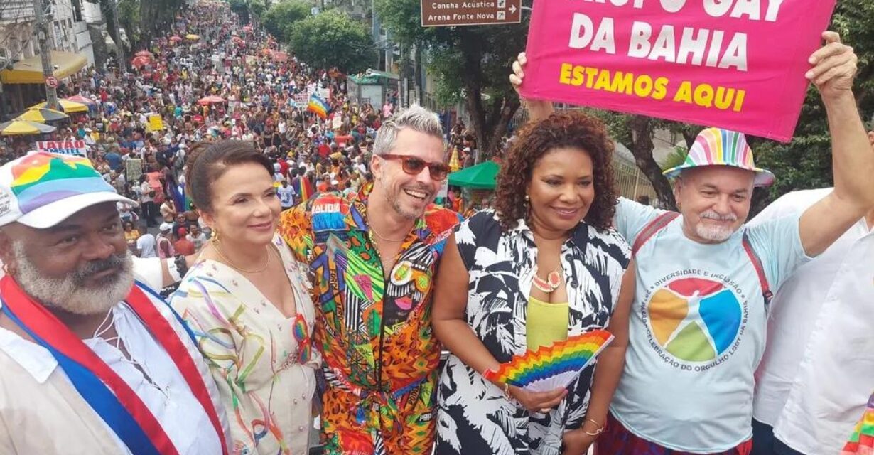 20ª Parada do Orgulho LGBT+ da Bahia tem ministra Margareth Menezes coroada madrinha