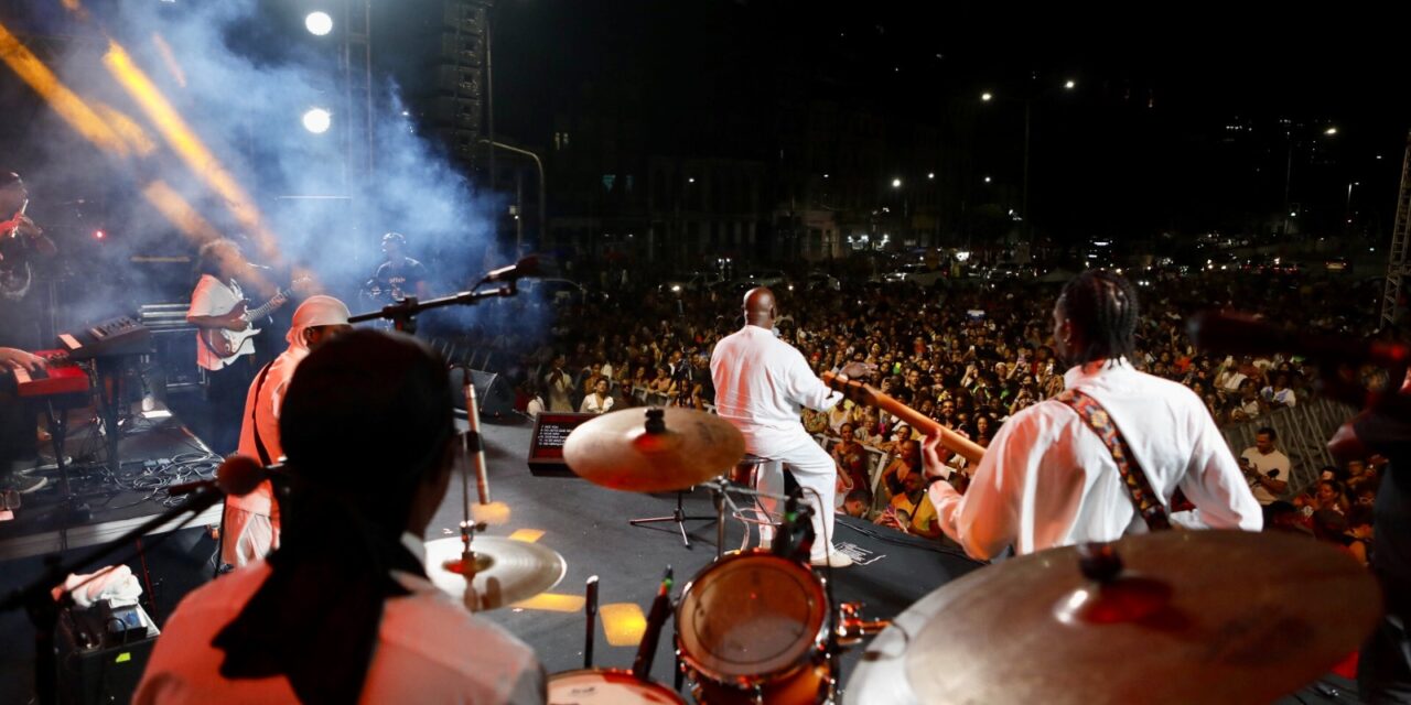 Show de Encerramento do Festival Liberatum Celebra a Cultura Afro-Brasileira em Salvador