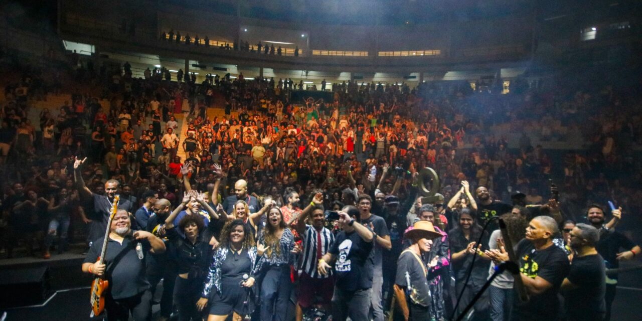 Artistas e fãs de Raul Seixas reuniram-se para grande homenagem ao Pai do Rock Brasileiro no último domingo (12)