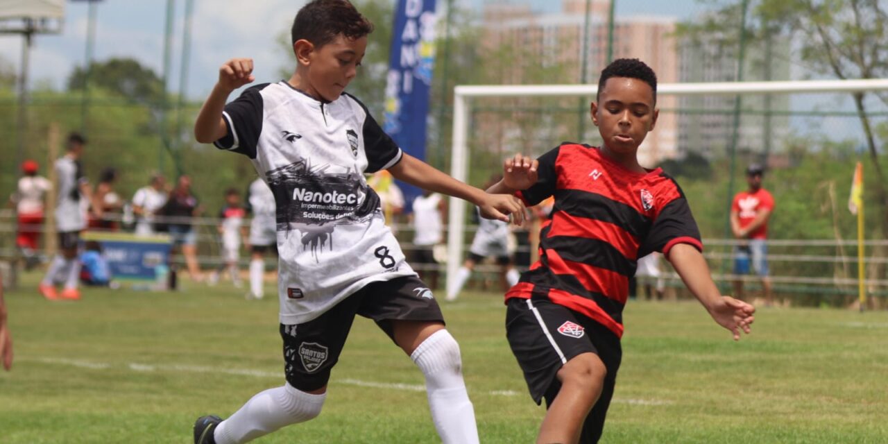 TORNEIO DE FUTEBOL INFANTIL ATRAI 1900 JOVENS ATLETAS DE CINCO PAÍSES PARA SALVADOR