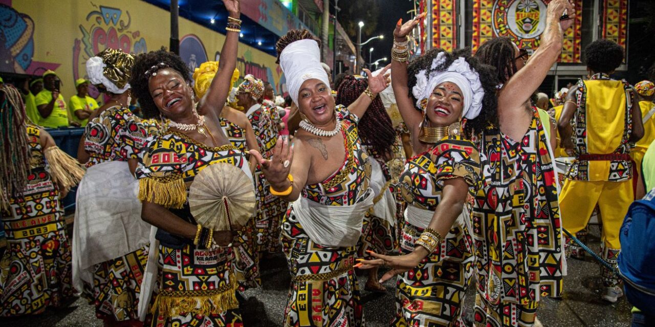 No Carnaval 2024, Ilê Aiyê homenageia líderes fundadores e celebra os 50 anos do bloco