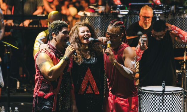 TIMBALADA INICIA O ANO COM GUETHO SQUARE LOTADO E RECHEADO DE CONVIDADOS E PARTICIPAÇÕES ESPECIAIS