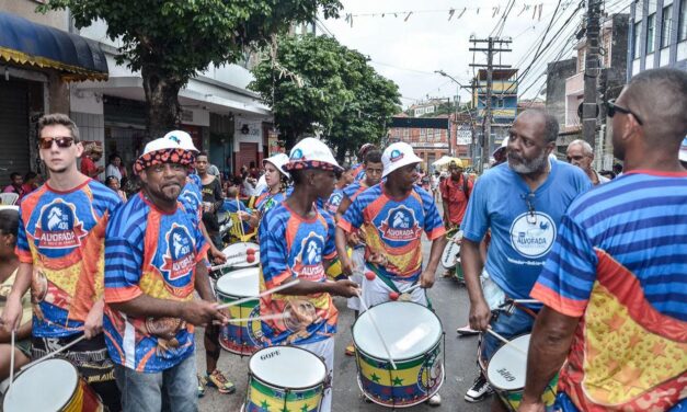 Bloco Alvorada realiza ensaio gratuito na 43ª Lavagem da Fonte do Gravatá