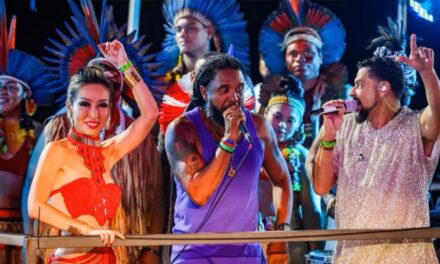 Multiartista chinesa Qymira se apresenta em trio no Carnaval de Salvador