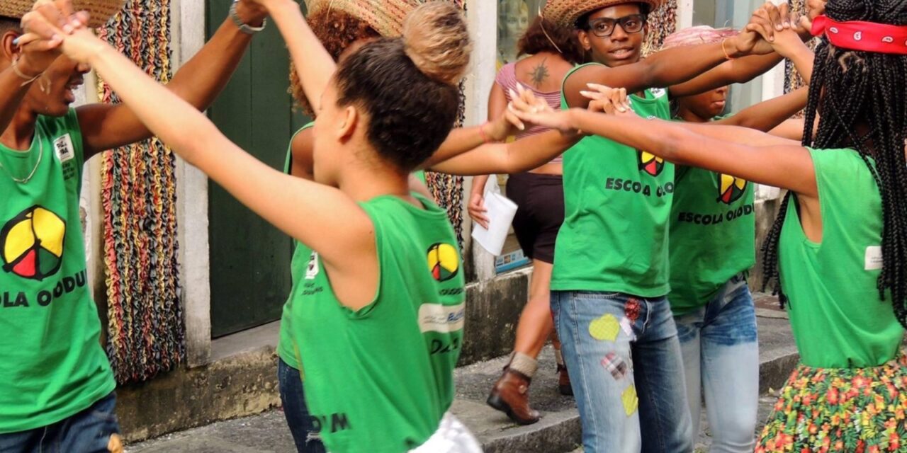 Escola Olodum promove “Arraiádunzinho” no período junino