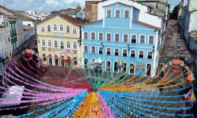 O Governo da Bahia divulgou a programação de shows dos festejos juninos 2024 no Parque de Exposições de Salvador