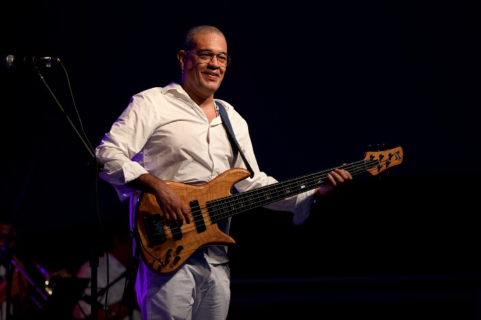 Show beneficente celebra os 50 anos do Maestro Luciano Calazans na Sala do Coro do TCA