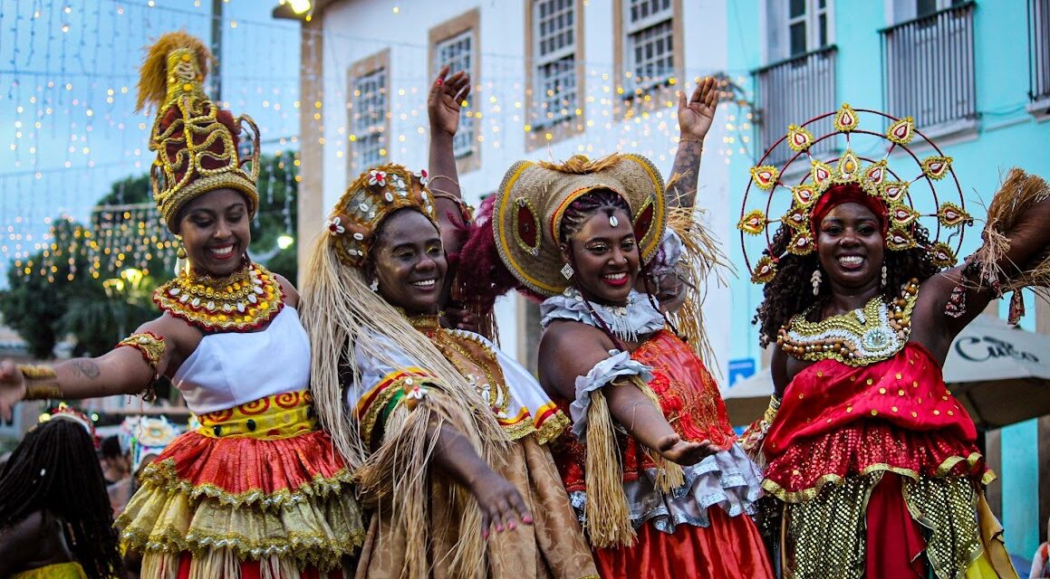 Bloco A Mulherada lança tema de Carnaval em homenagem ao orixá Oxumarê