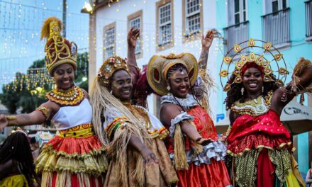 Bloco A Mulherada lança tema de Carnaval em homenagem ao orixá Oxumarê