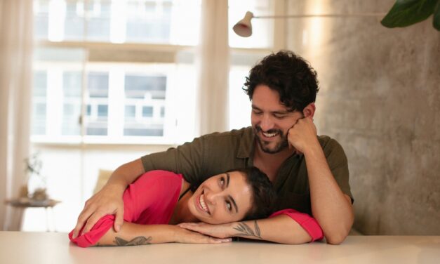 Matheus Brant e Bruna Caram lançam o single “Um Tempo Só”