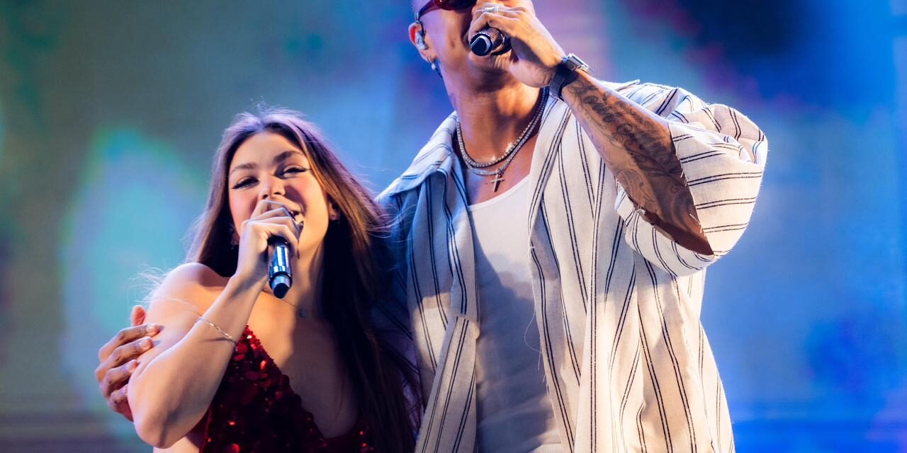 Léo Santana recebe Melody em show na Virada Cultural