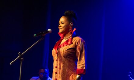 Márcia Short homenageia legado de Ângela Maria em show especial em Salvador