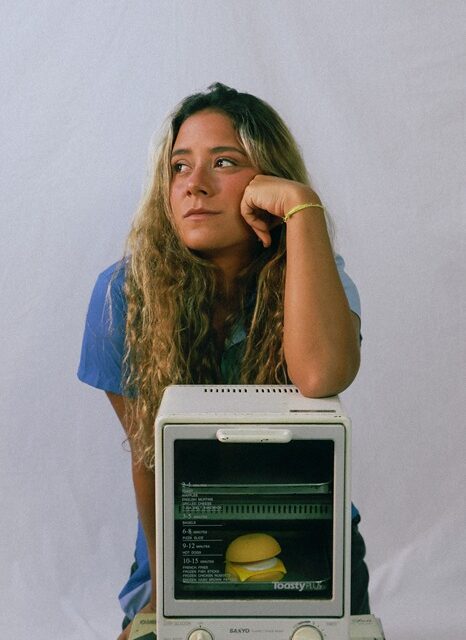 Bela lança “É Nisso Que Dá”, primeiro single do EP Aurora