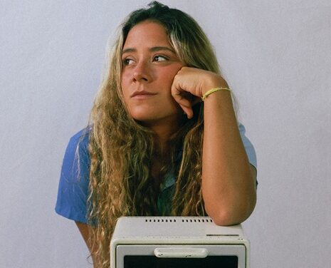 Bela lança “É Nisso Que Dá”, primeiro single do EP Aurora